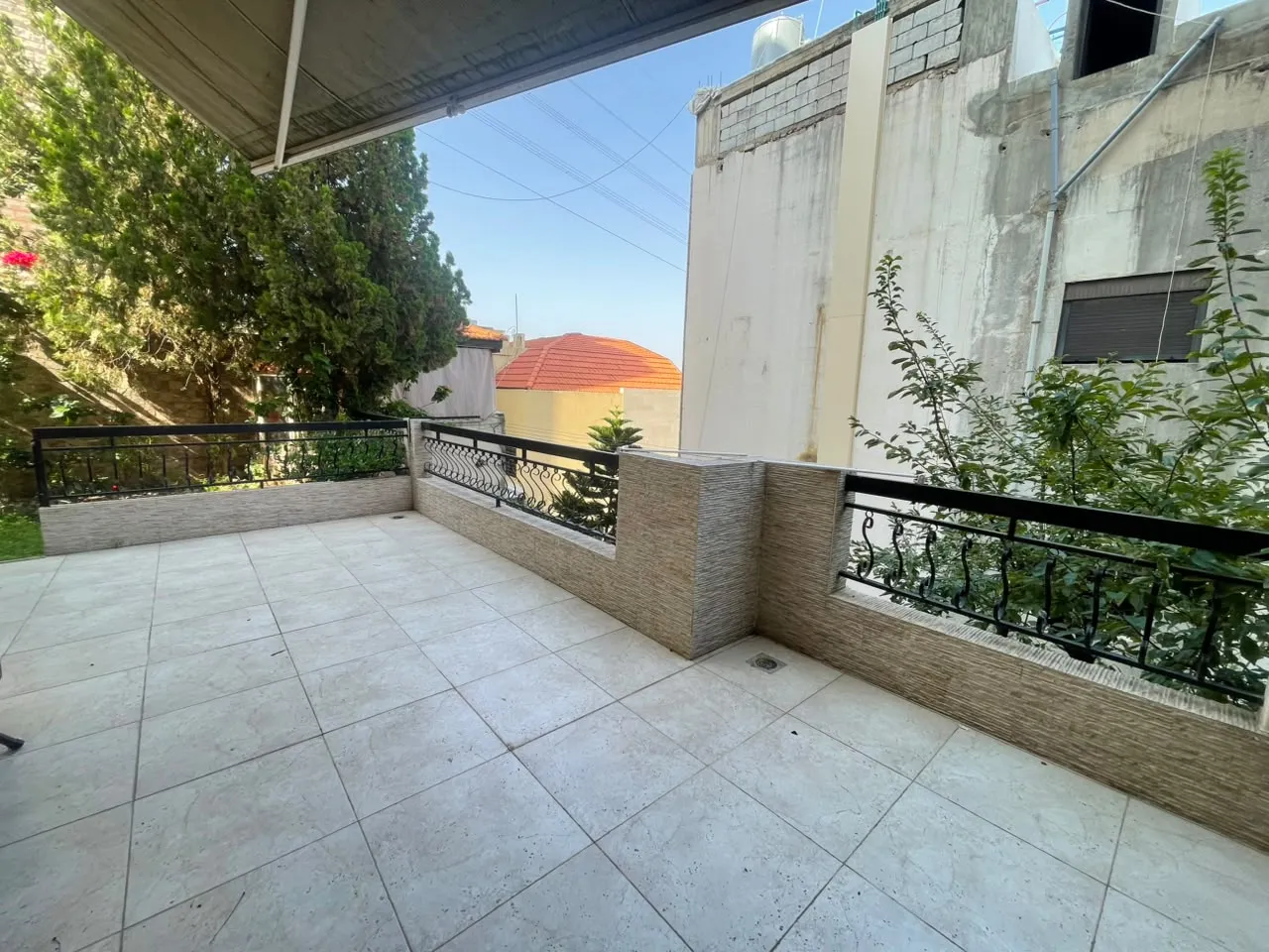 Apartment With Garden & terrace For Sale in Bsalim — الصورة 3