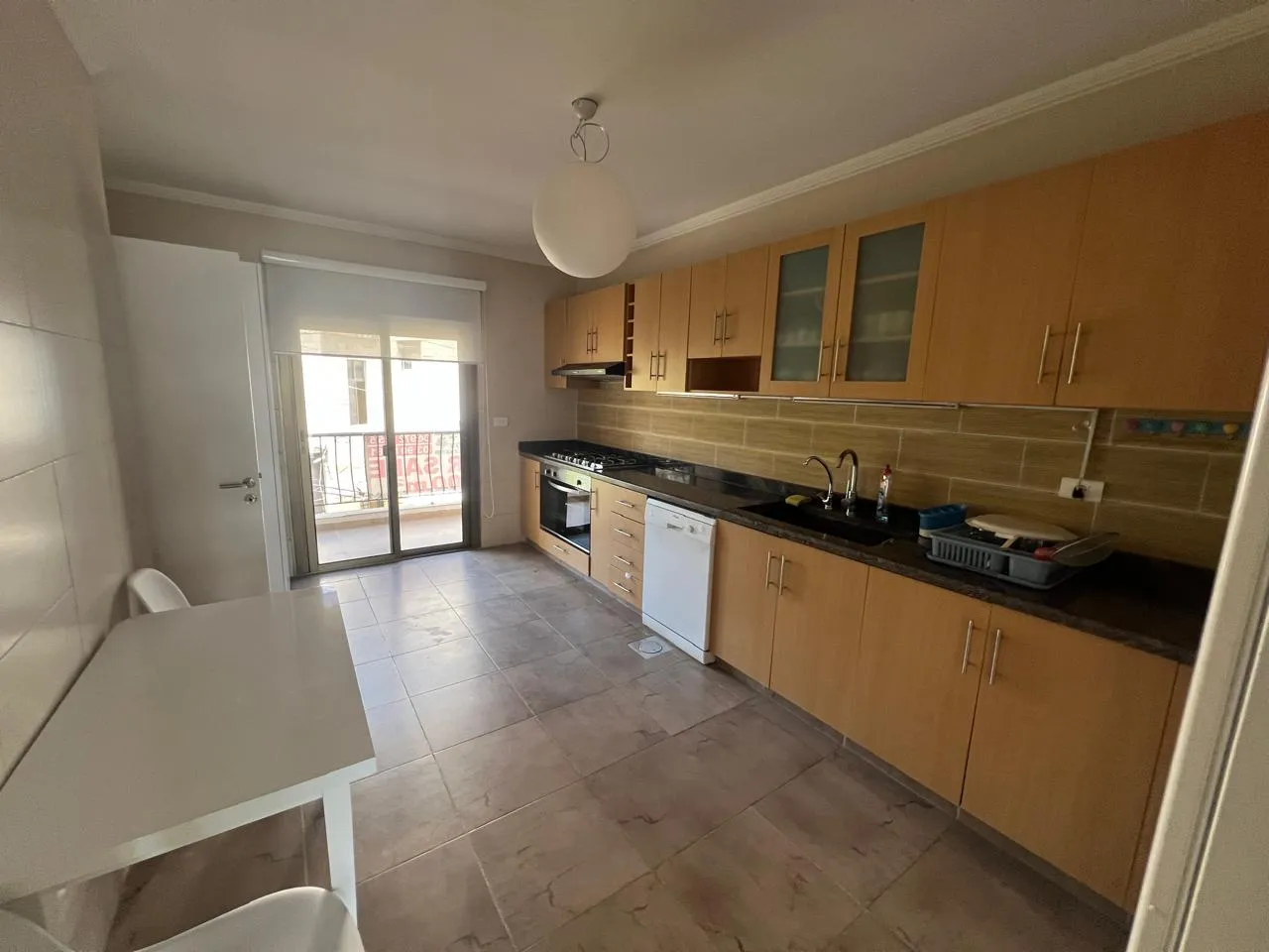 Furnished Apartment with Mountain View For Sale in Dahr El Sawan — الصورة 5