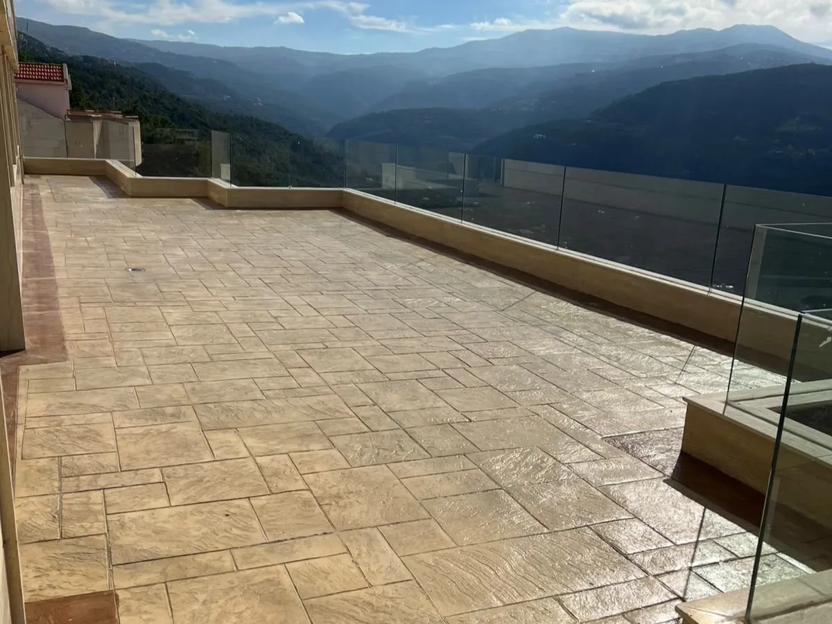 Brand New Roof Apartment with Terrace & Mountain View For Sale in Baabdat — الصورة 2