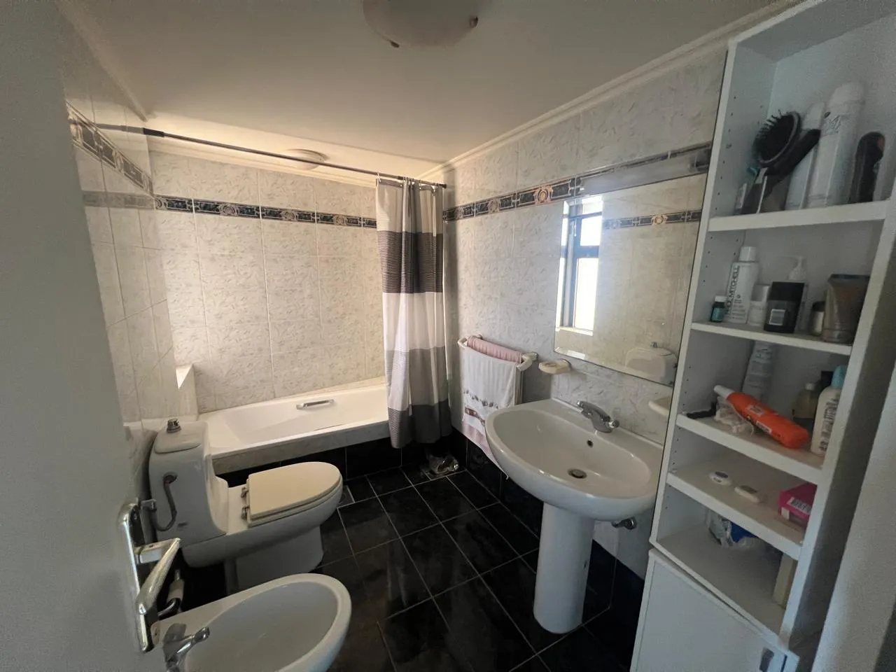 Unfurnished Apartment with Unblockable View For Sale in Baabdat — الصورة 10