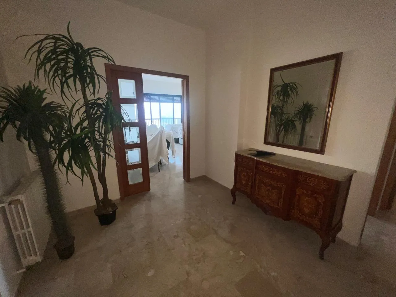 Unfurnished Apartment with Unblockable View For Sale in Baabdat — الصورة 3