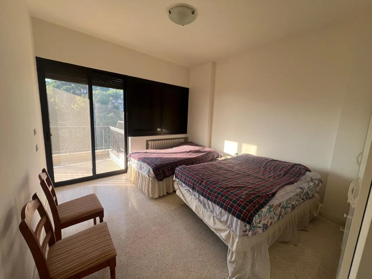 Unfurnished Apartment with Unblockable View For Sale in Baabdat — الصورة 8