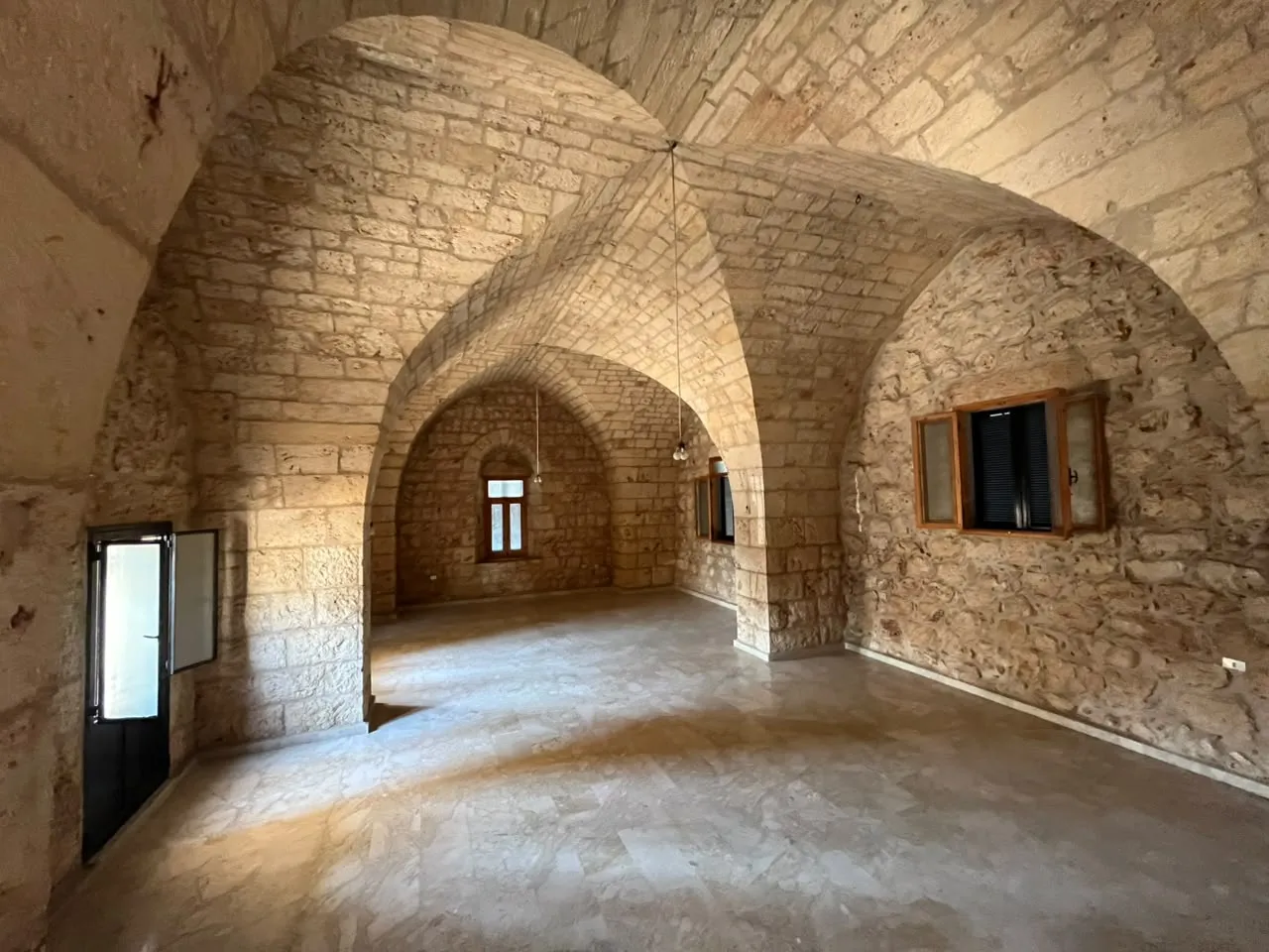 Traditional Stone House with Land For Sale in Koura — الصورة 3