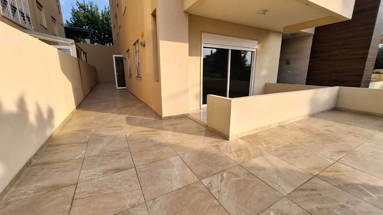 Super Deluxe 2-Bedroom Apartment For Sale in Mehrine, Jbeil Near LAU — الصورة 3