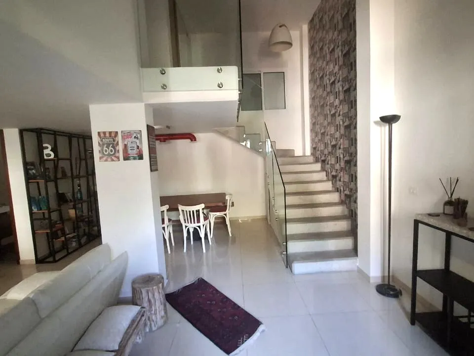 Duplex Fully Furnished With Terrace For Rent in Dbayeh — الصورة 2