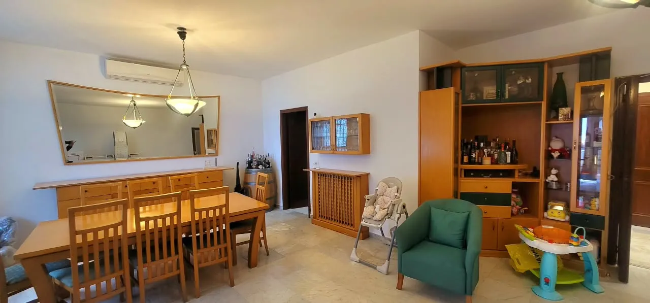 Spacious Apartment With Garden For Sale in Ajaltoun — الصورة 2