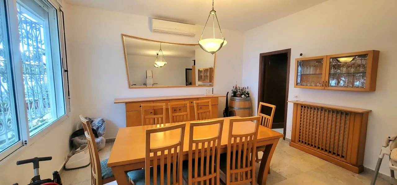 Spacious Apartment With Garden For Sale in Ajaltoun — الصورة 3