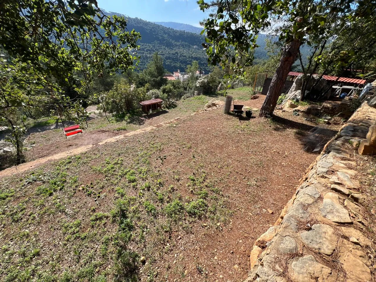 Stand-Alone House with Beautiful Garden For Sale in Baabdat — الصورة 6