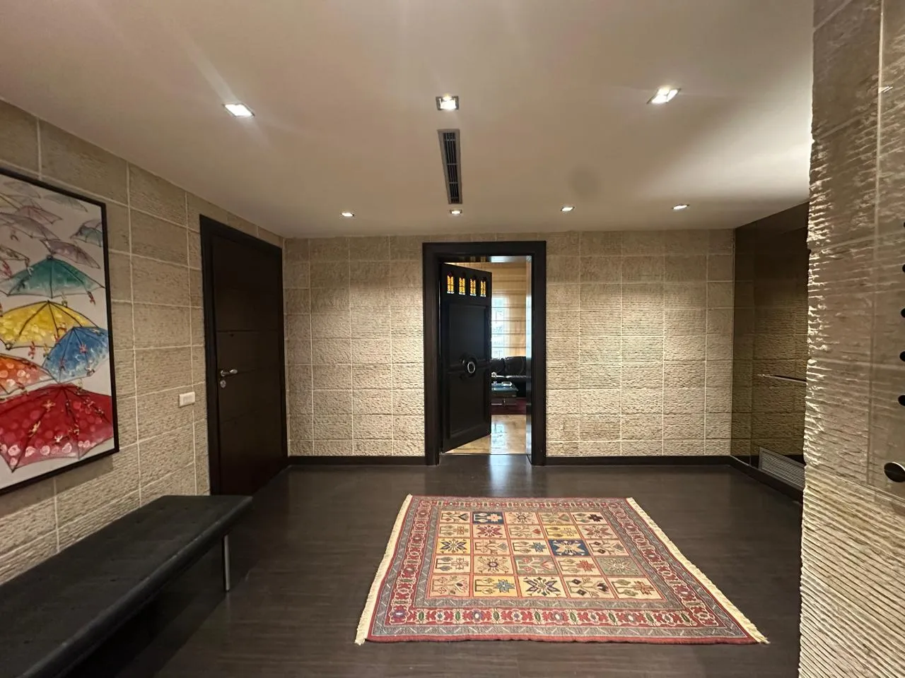 300 SQM Decorated Office For Rent in Horch Tabet — الصورة 3