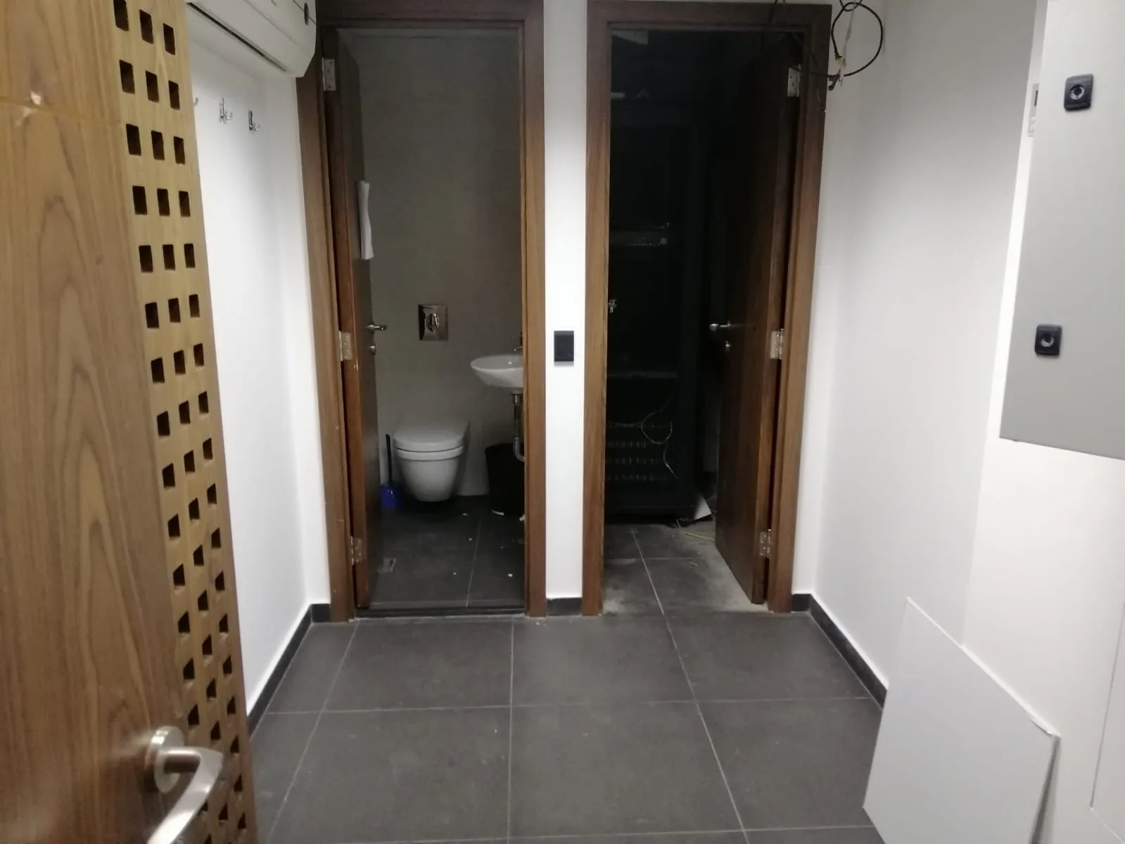 Office For Sale in Prime Location in Achrafieh, St. Nicolas — photo 7