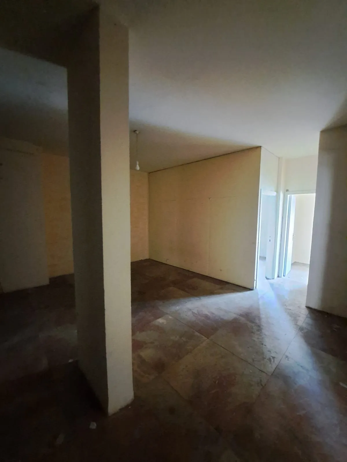 70 SQM Shop for Sale – Dekweneh