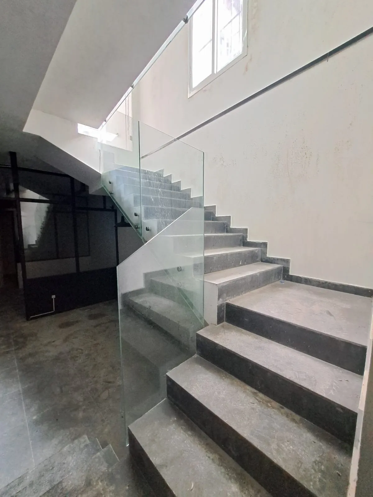 500 SQM Warehouse for Sale – Zalka — photo 5
