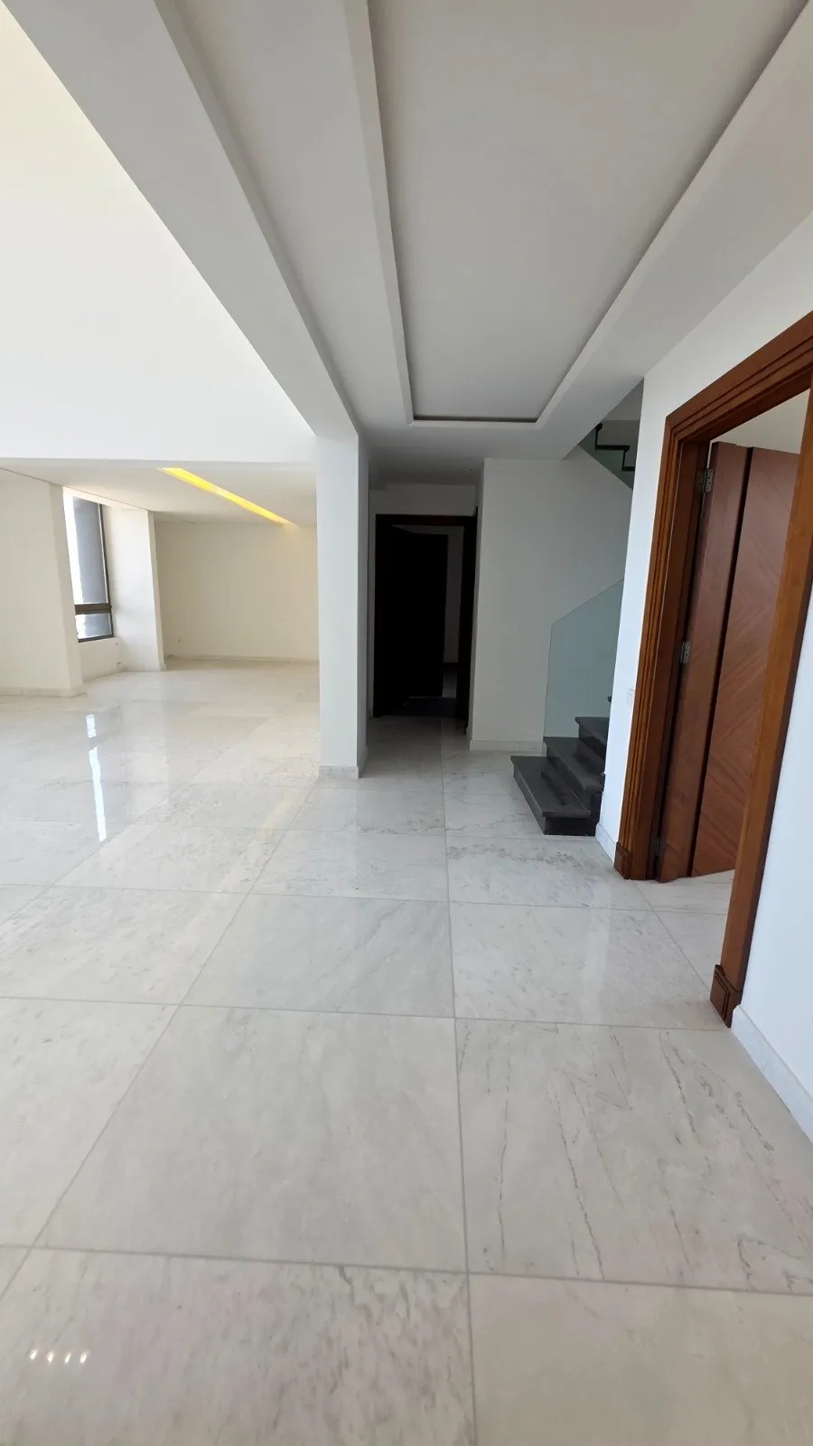 300 SQM Apartment for Sale – Hazmieh — photo 2