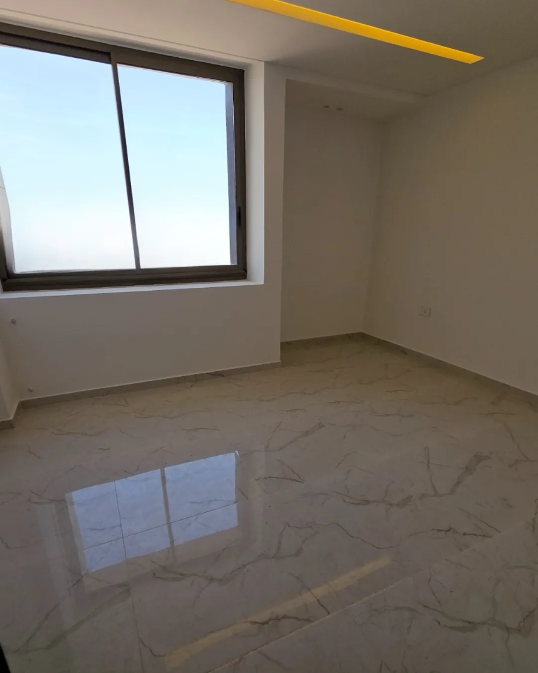 300 SQM Apartment for Sale – Hazmieh — photo 3