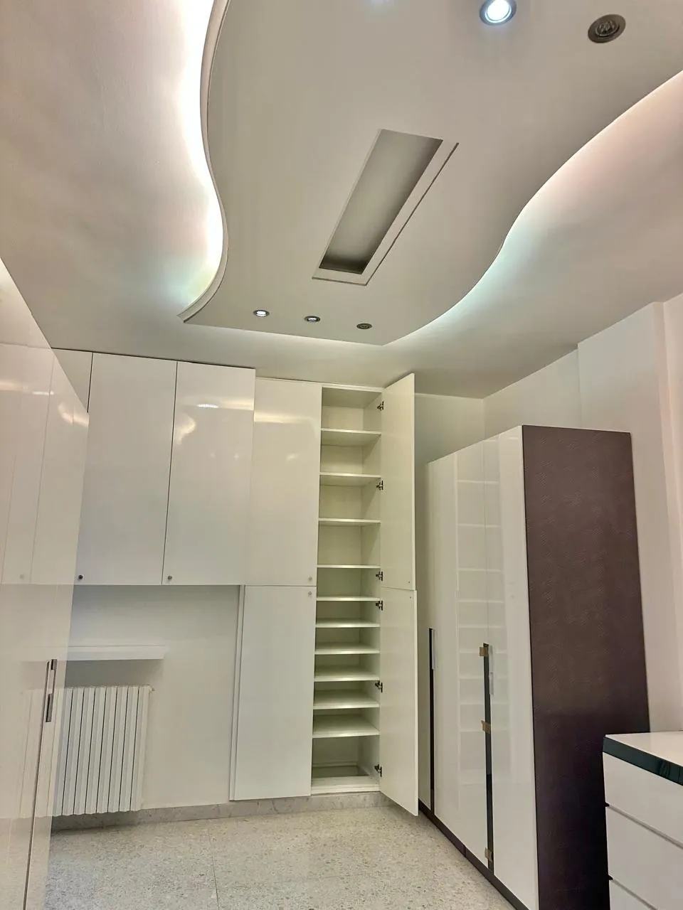 210 SQM Apartment for Sale – Cornet Chahwan Prime Location — photo 3