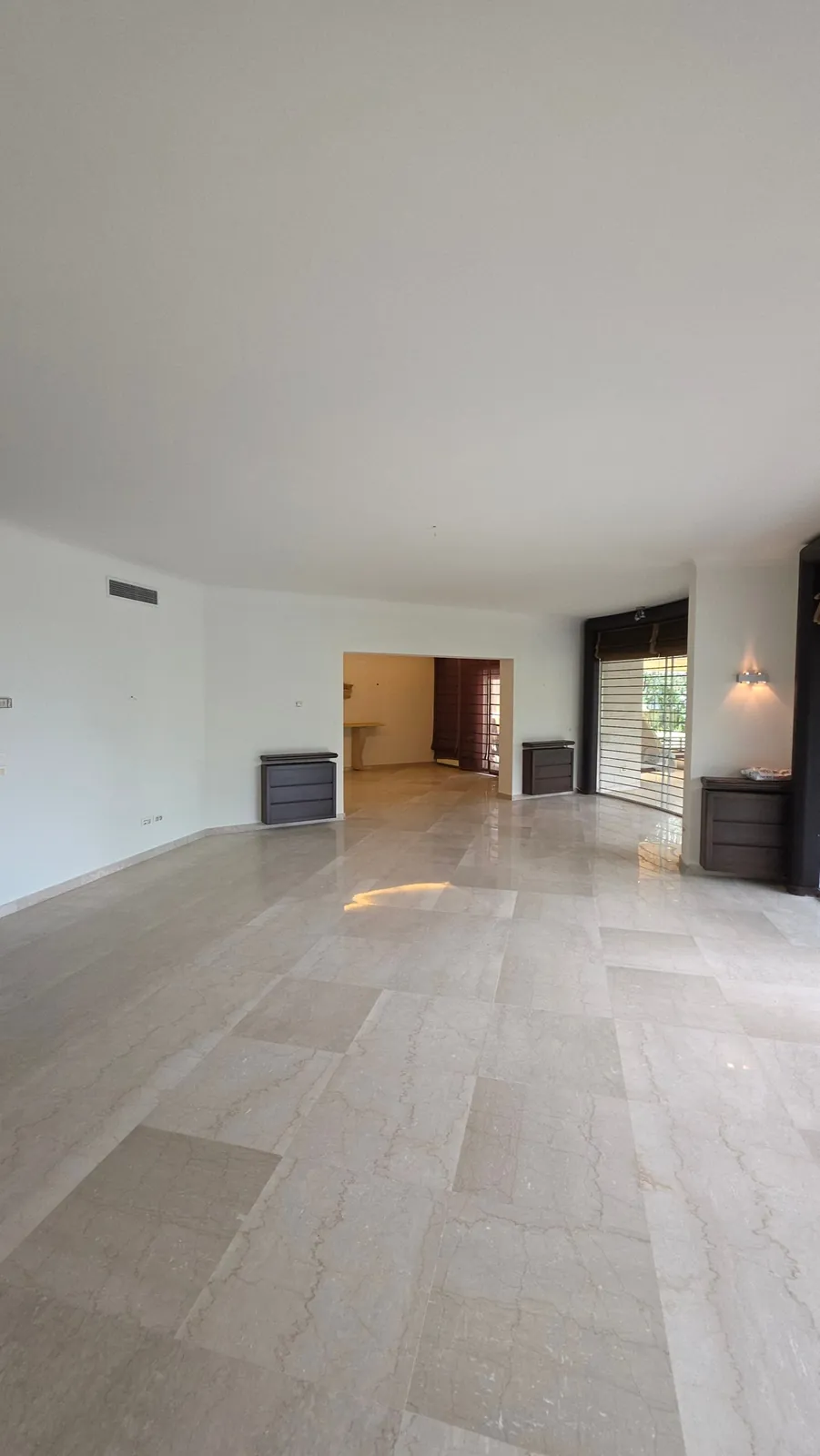 520 SQM SQM & 250 SQM Garden – Apartment for Sale – Bayada / Cornet Chahwan