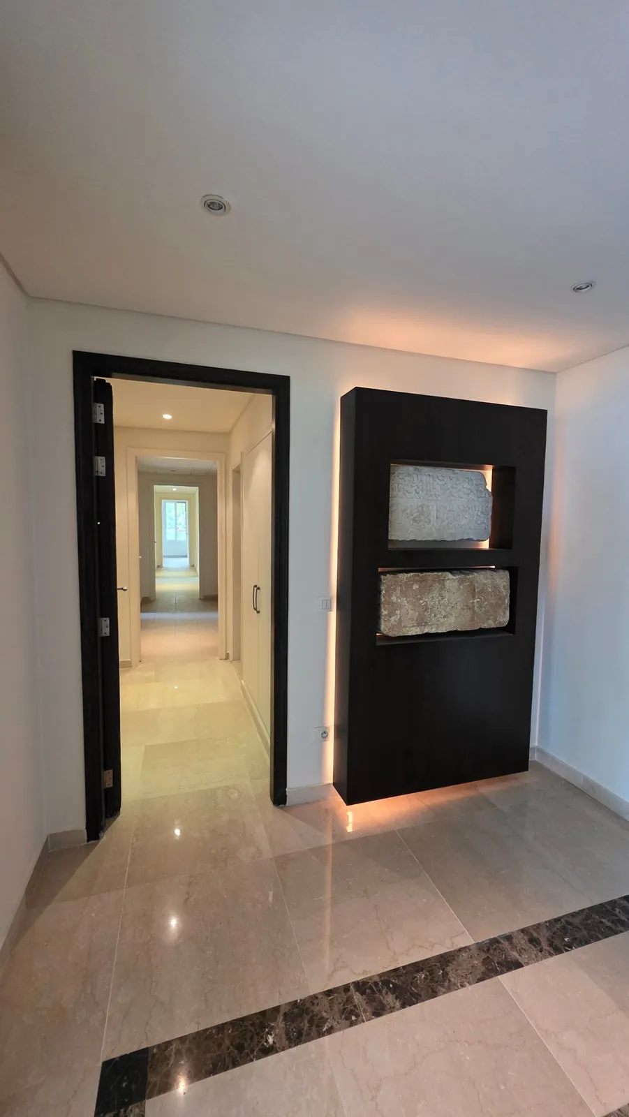 520 SQM SQM & 250 SQM Garden – Apartment for Sale – Bayada / Cornet Chahwan — photo 3