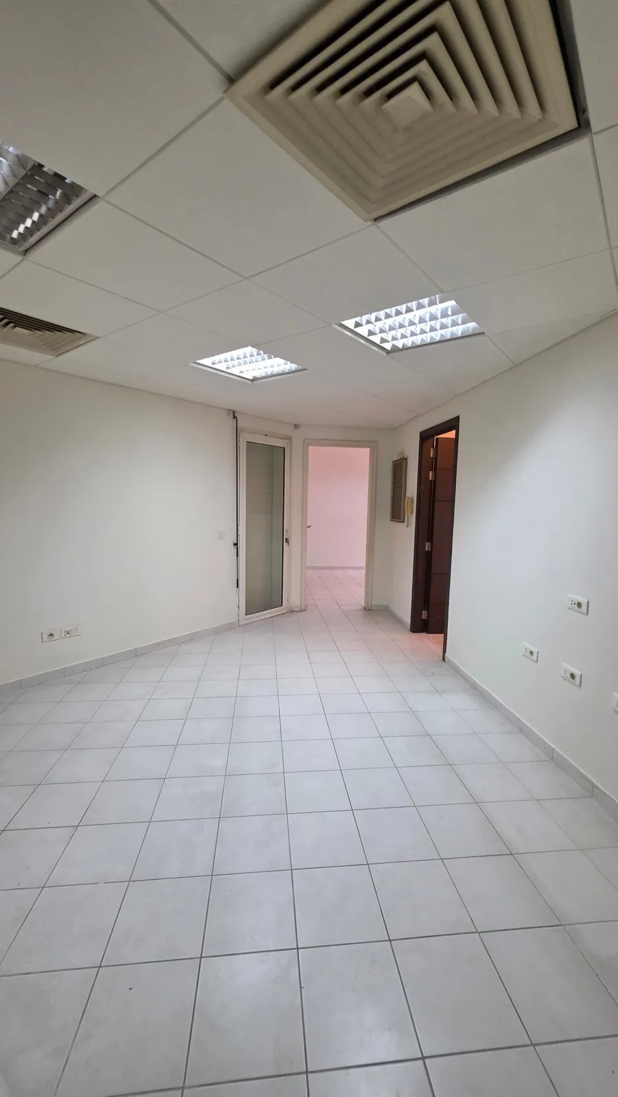 520 SQM SQM & 250 SQM Garden – Apartment for Sale – Bayada / Cornet Chahwan — photo 4