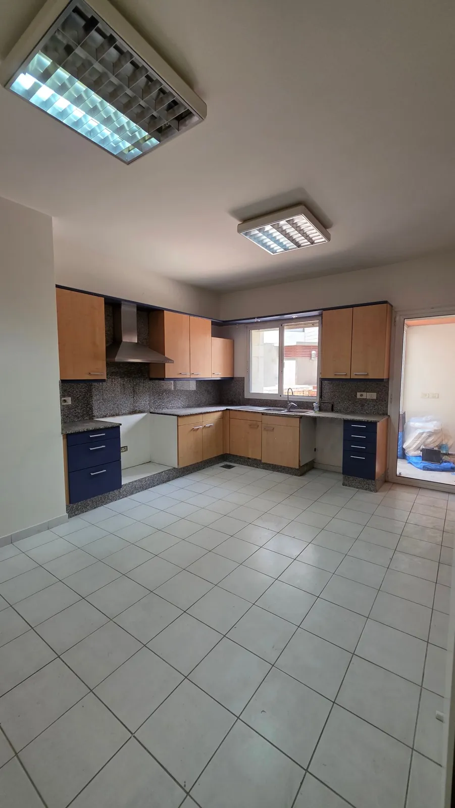 520 SQM SQM & 250 SQM Garden – Apartment for Sale – Bayada / Cornet Chahwan — photo 5