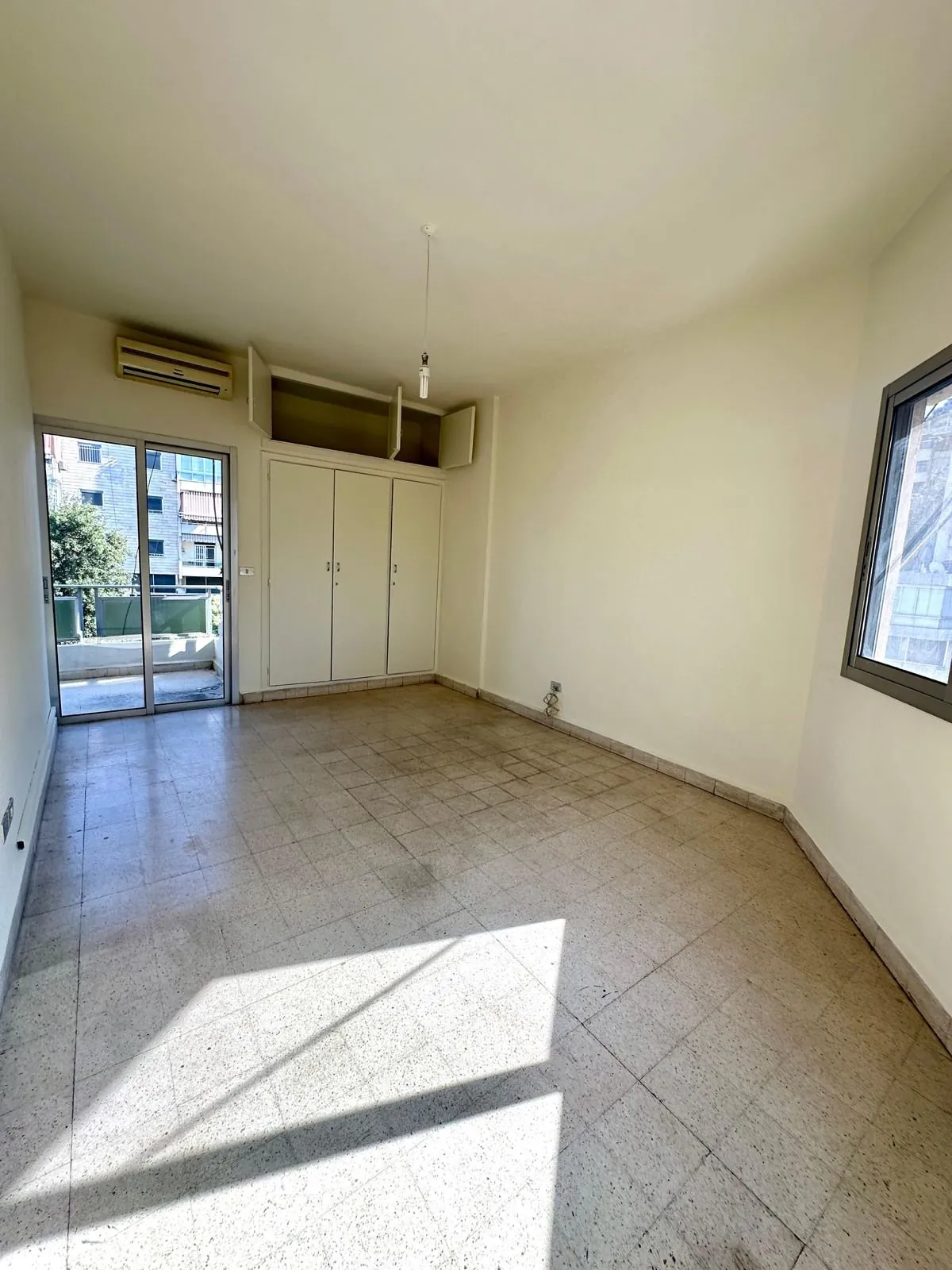 200 SQM Apartment for Sale – Mazraat Yachouh — photo 2