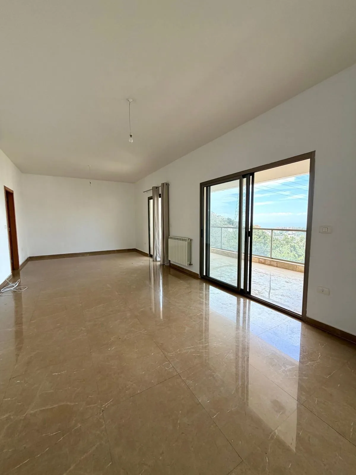210 SQM Apartment for Sale – Awkar — photo 3