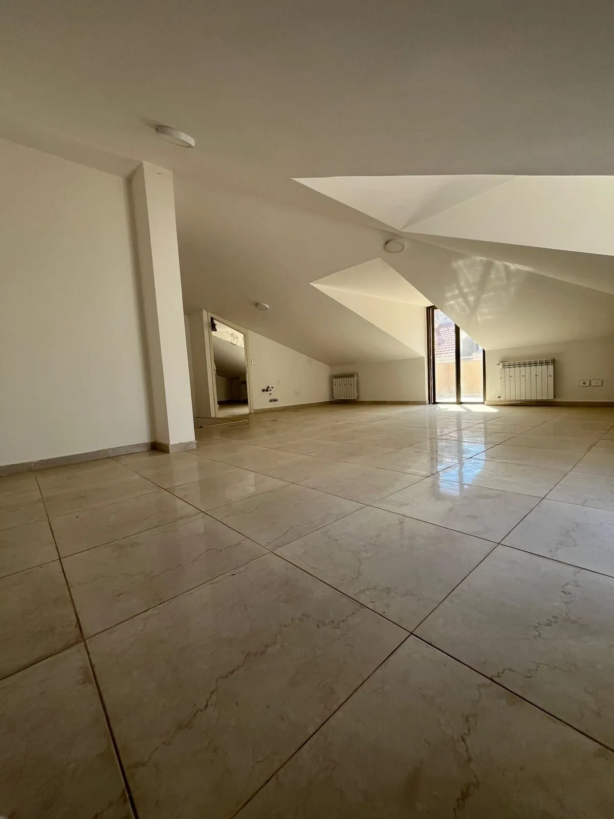 335 SQM Duplex for Sale – Baabdat — photo 2
