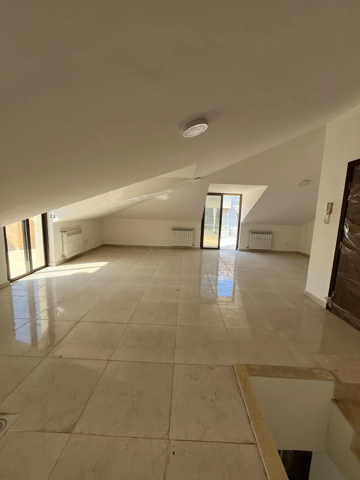 335 SQM Duplex for Sale – Baabdat — photo 3