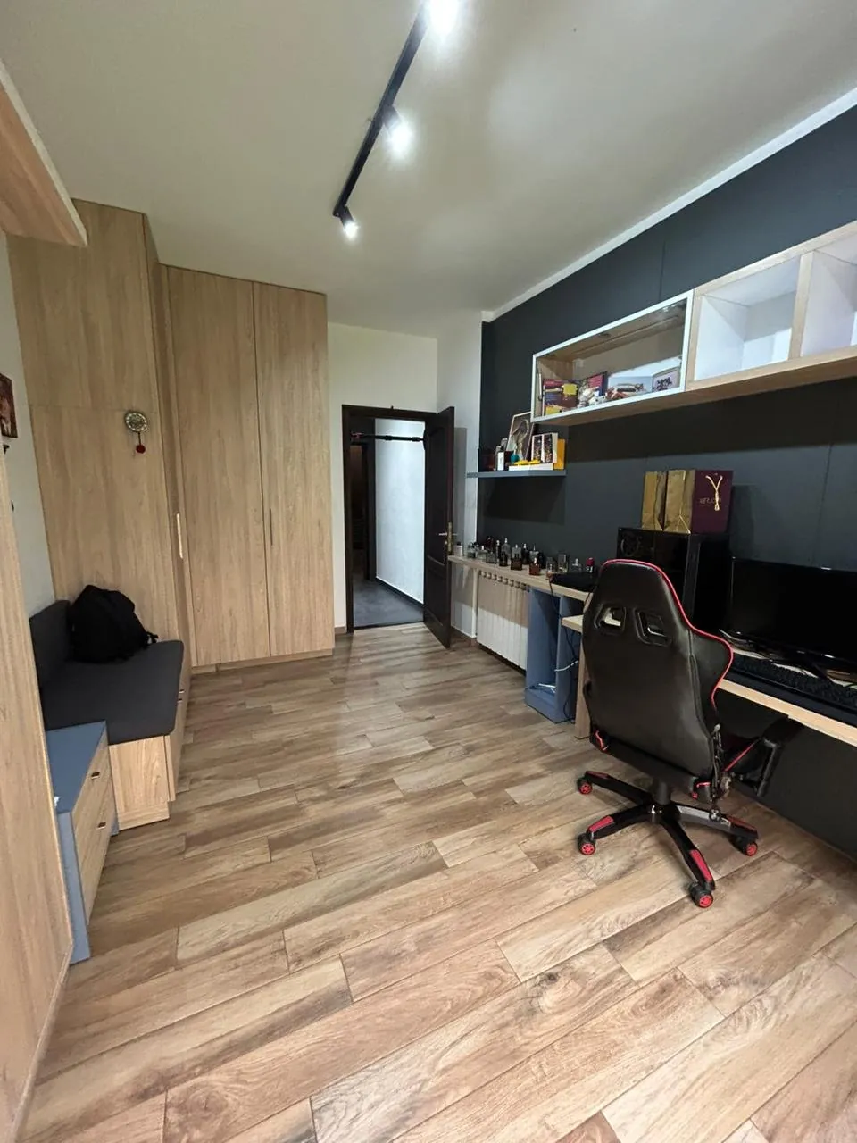 180 SQM & 60 SQM Terrace – Apartment for Sale – Ain Najem — photo 4