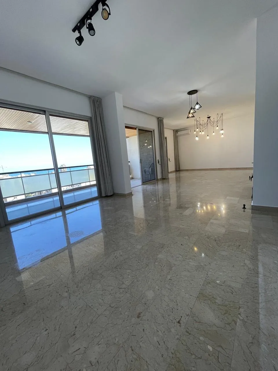 250 SQM Apartment for Sale – Zalka Prime Location