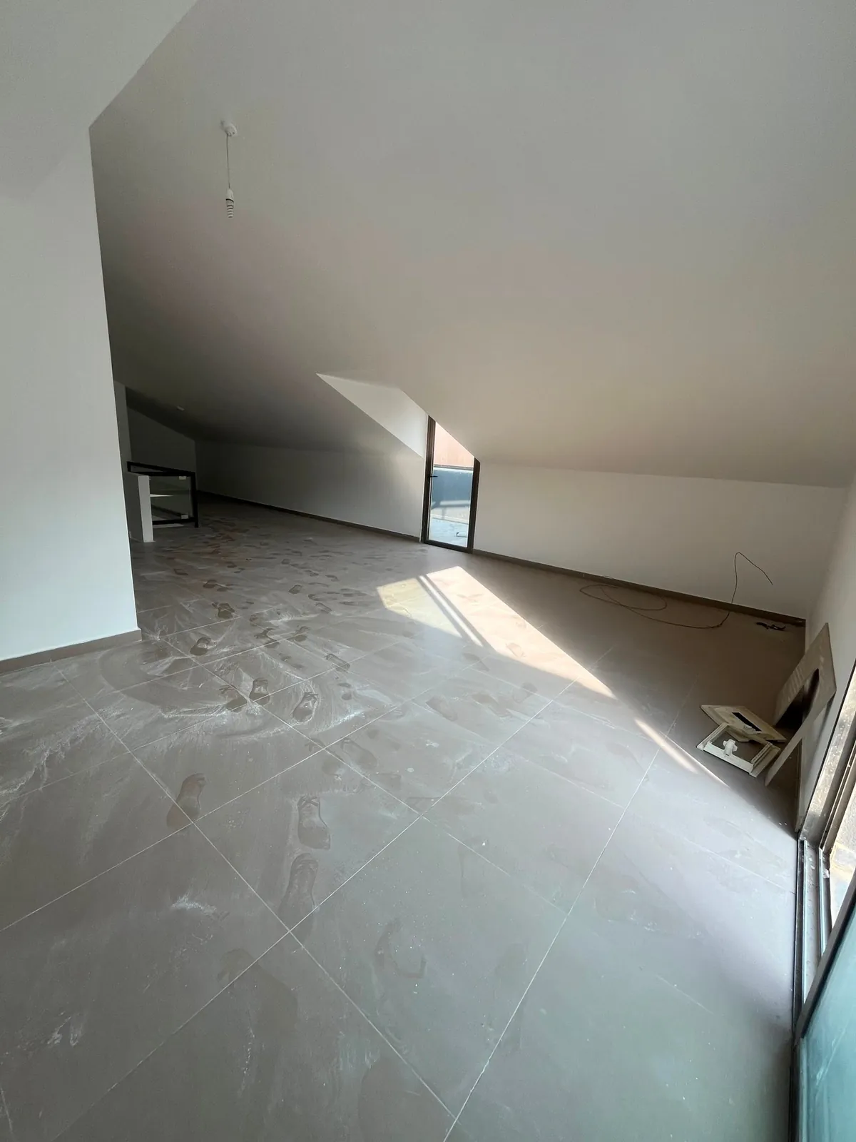 262 SQM Duplex for Rent – Mansourieh — الصورة 4