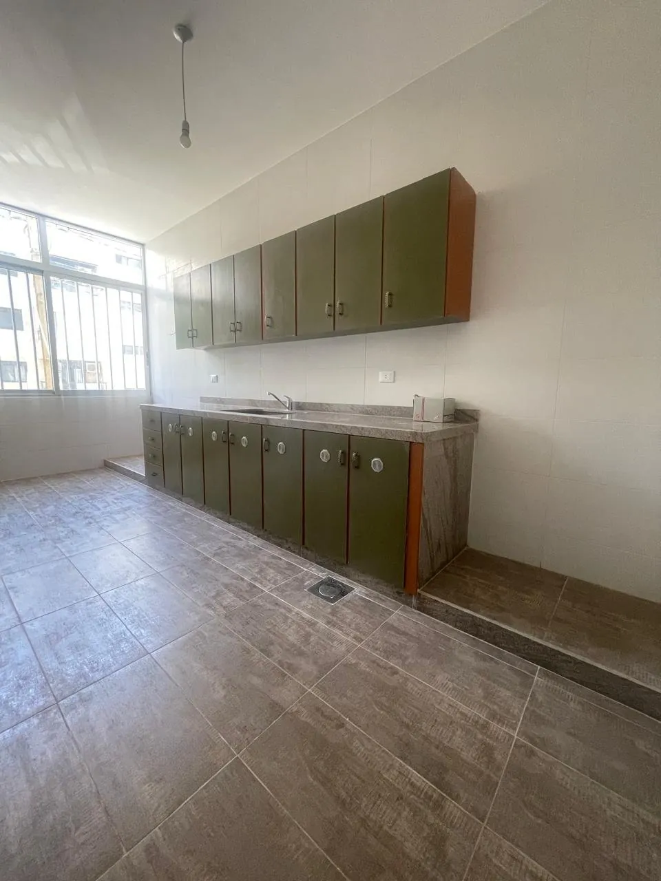 150 SQM & 50 SQM Terrace – Apartment for Rent – Mansourieh — الصورة 2