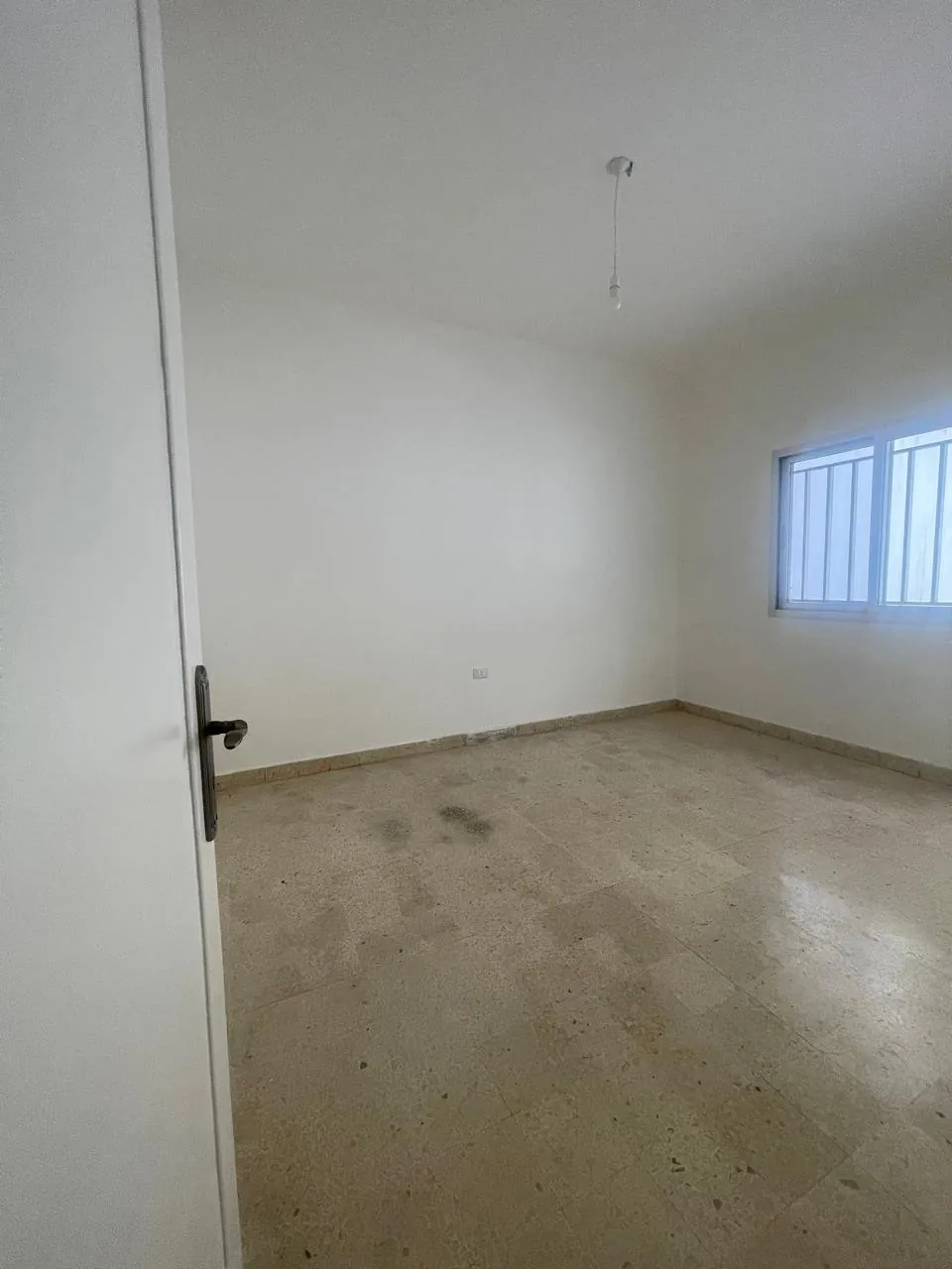 150 SQM & 50 SQM Terrace – Apartment for Rent – Mansourieh — الصورة 5
