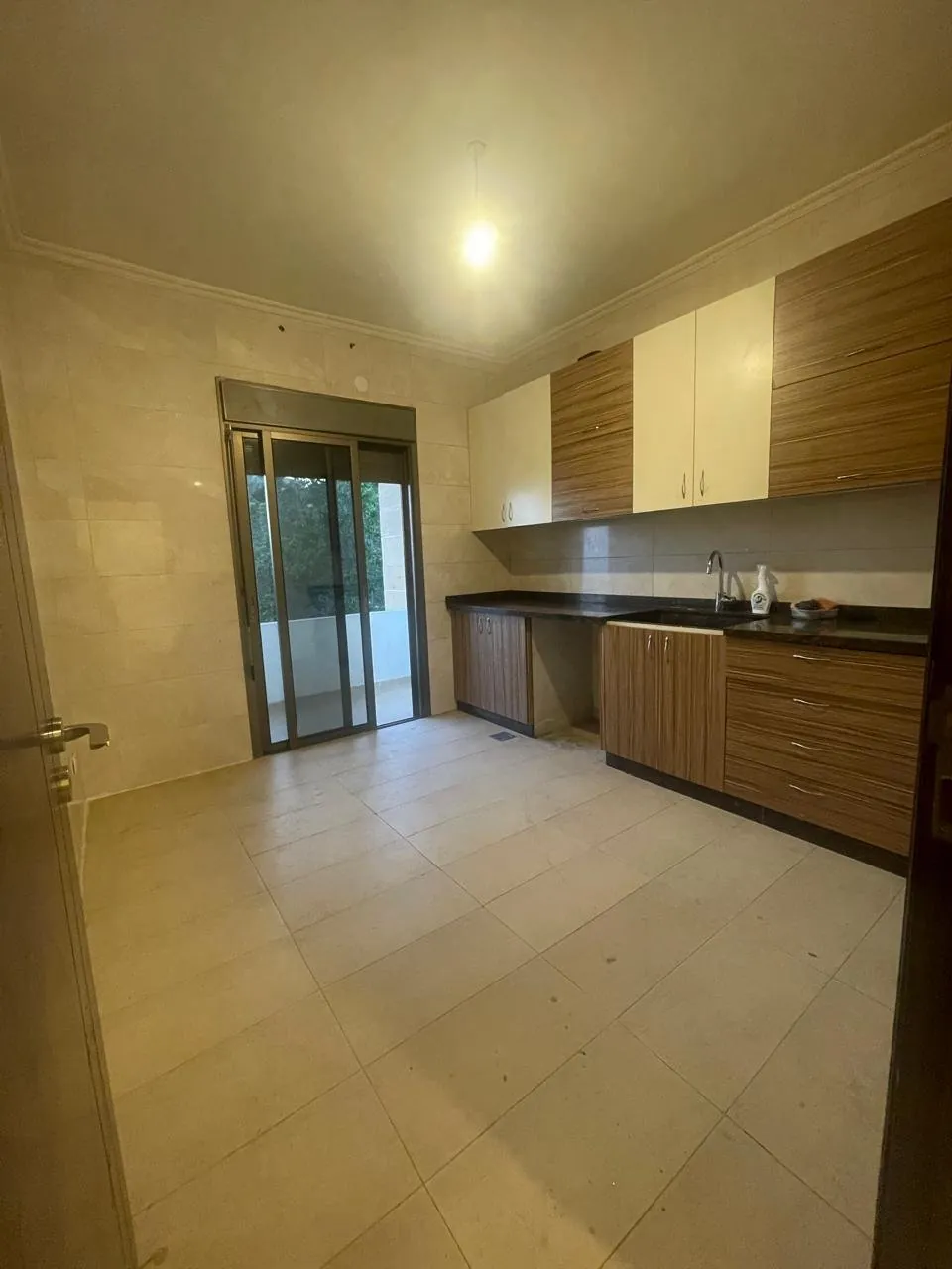 160 SQM Apartment for Rent – Awkar
