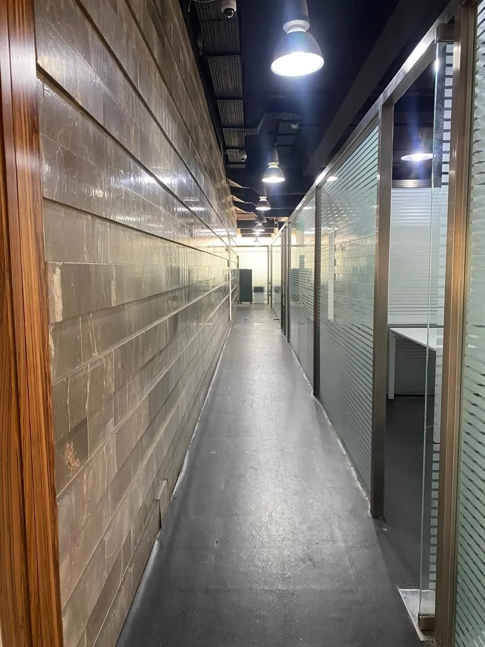 600 SQM & 400 SQM Office for Sale – Dbayeh — photo 4