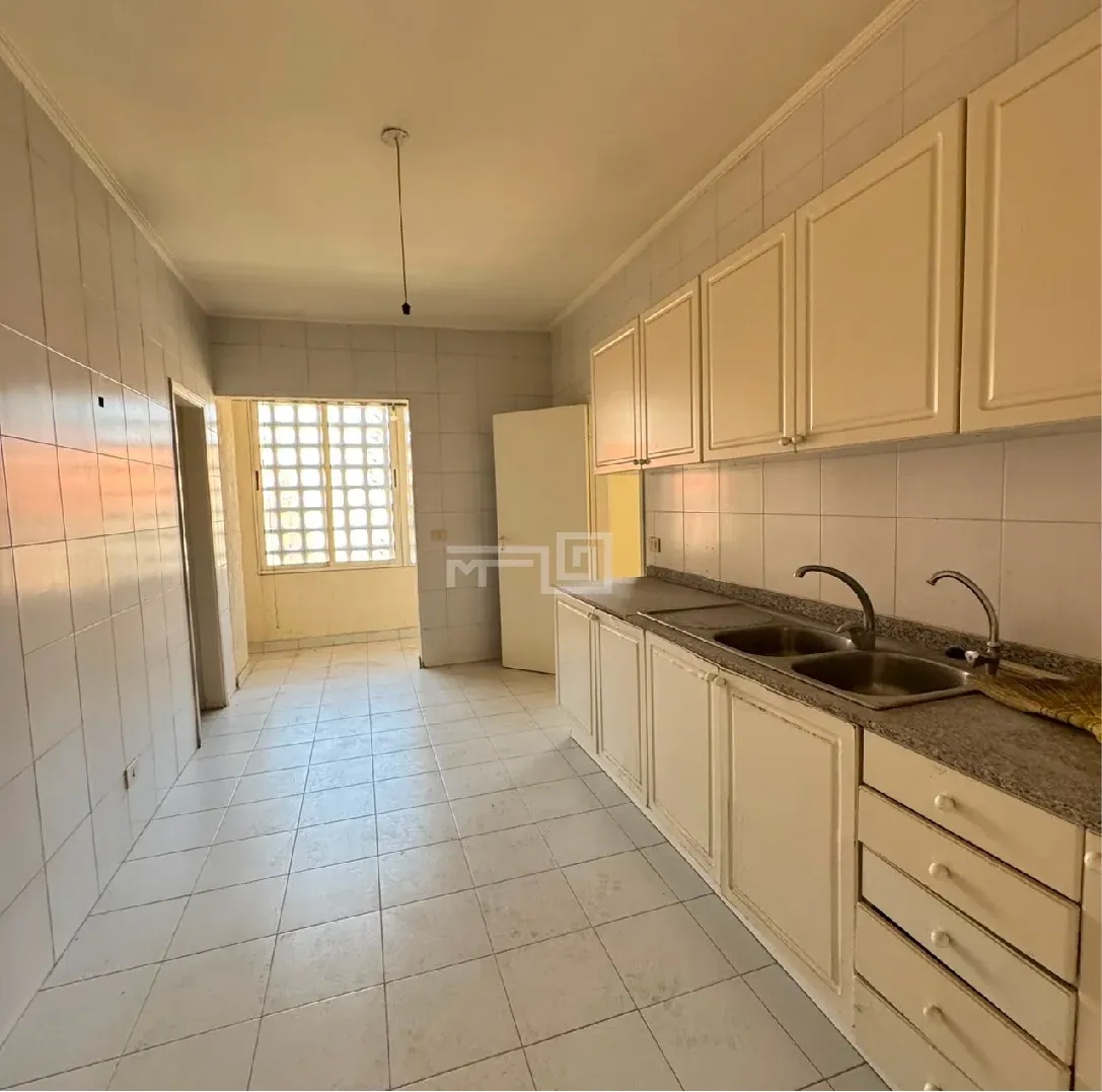 Spacious Apartment For Sale in Bkennaya — الصورة 3