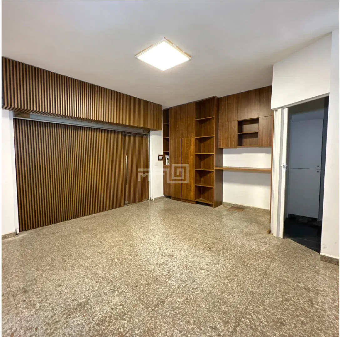 Prime Office For Sale in Zouk Mosbeh — الصورة 2