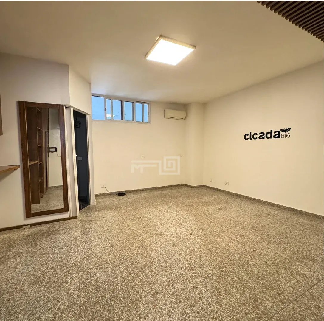 Prime Office For Sale in Zouk Mosbeh — الصورة 3