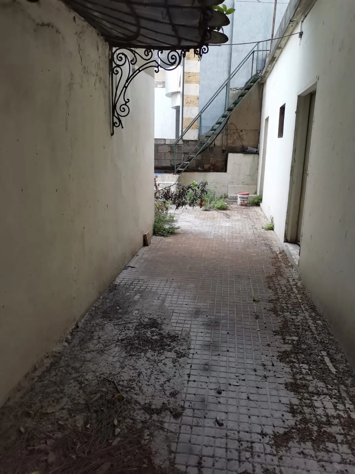 Whole Building for Sale in Achrafieh — photo 3
