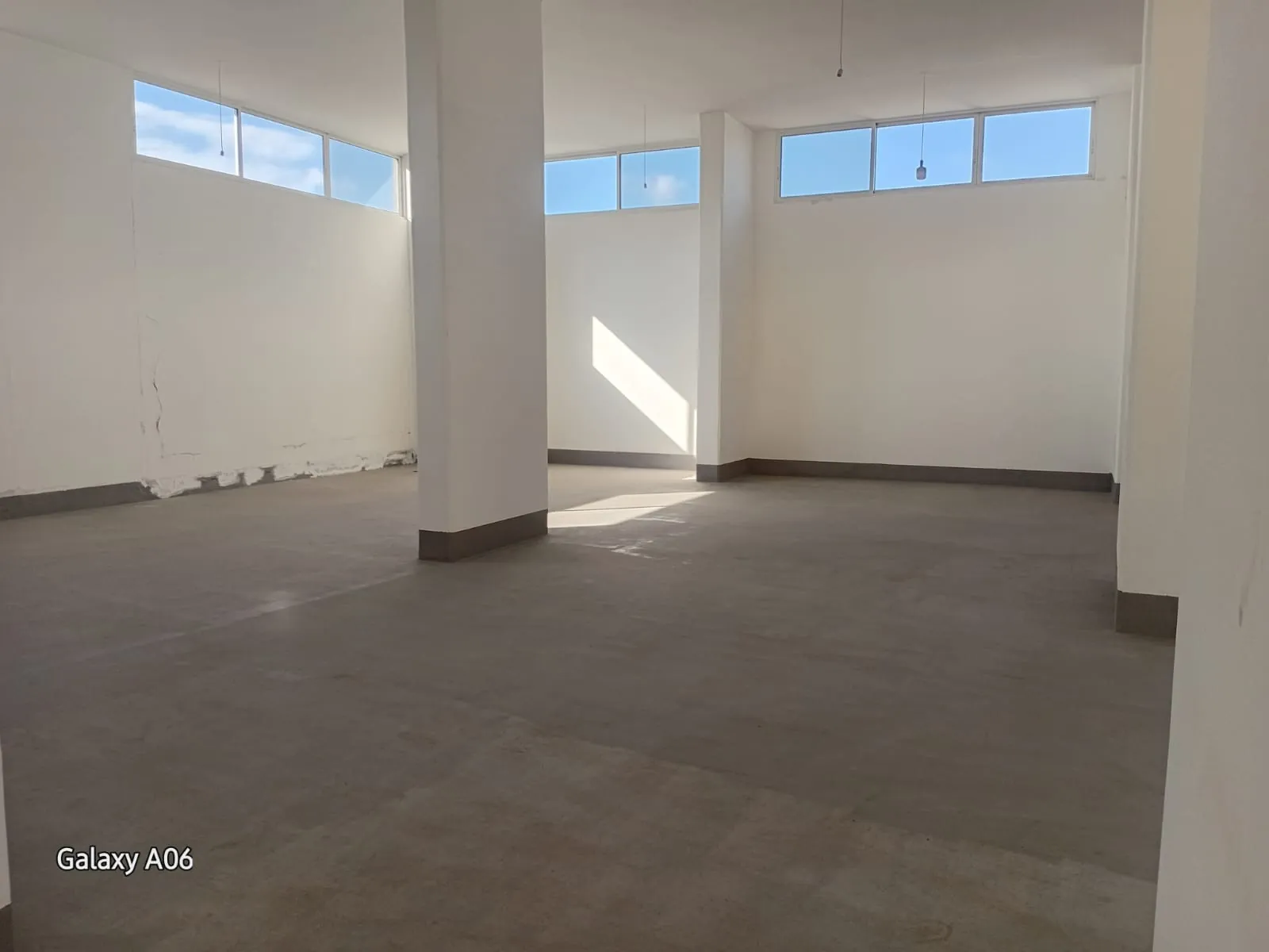 Warehouse for Sale in Roumieh