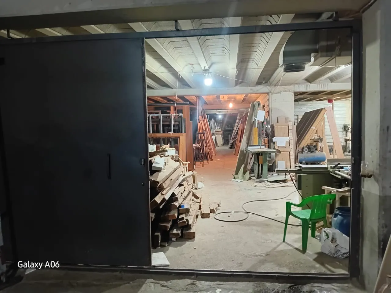 Warehouse for Sale in Dekwaneh