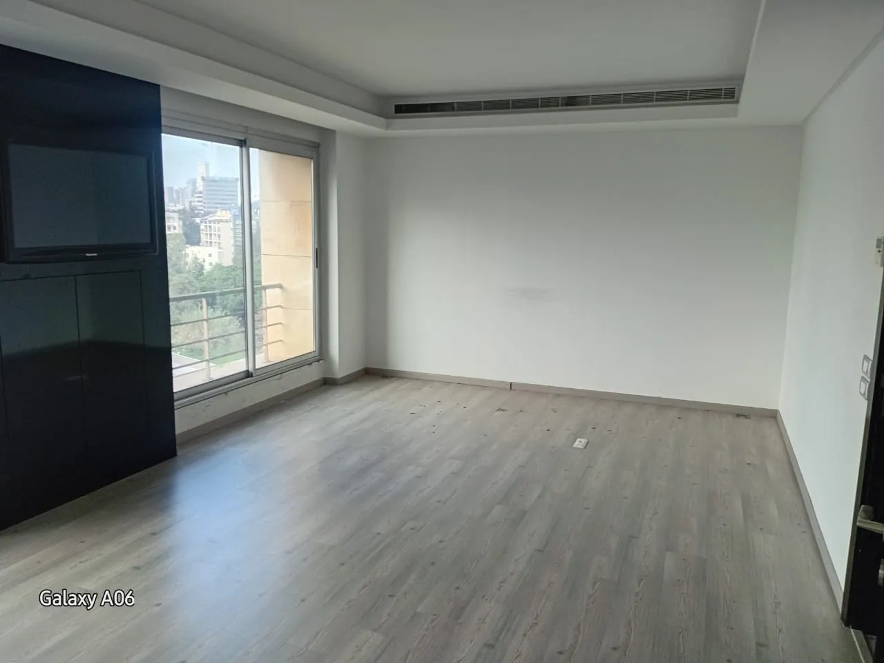 Office Space for Rent in Dekwaneh — الصورة 2