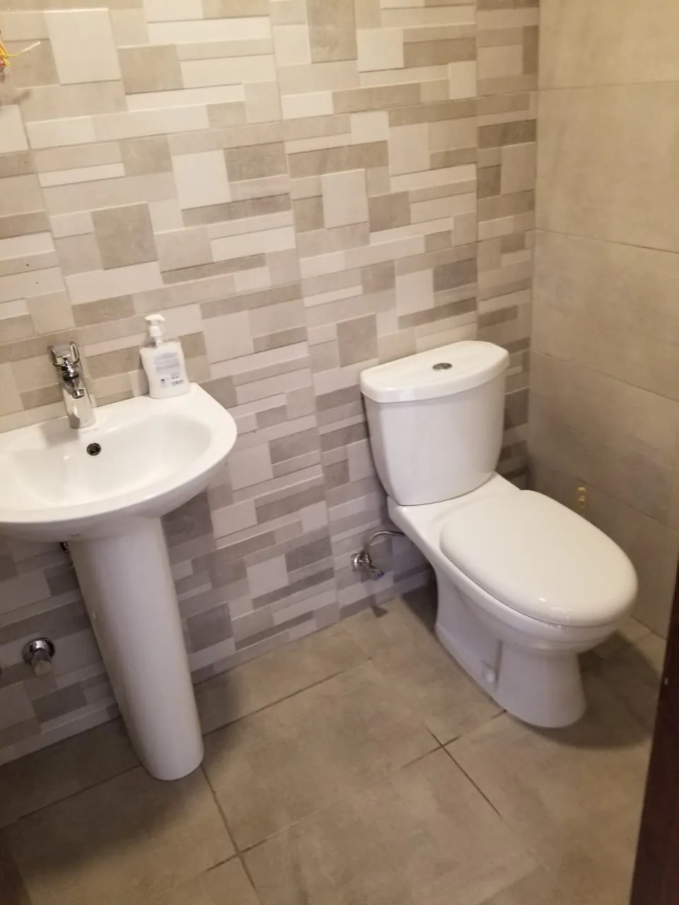 Apartment for Rent in Zaroun — الصورة 4