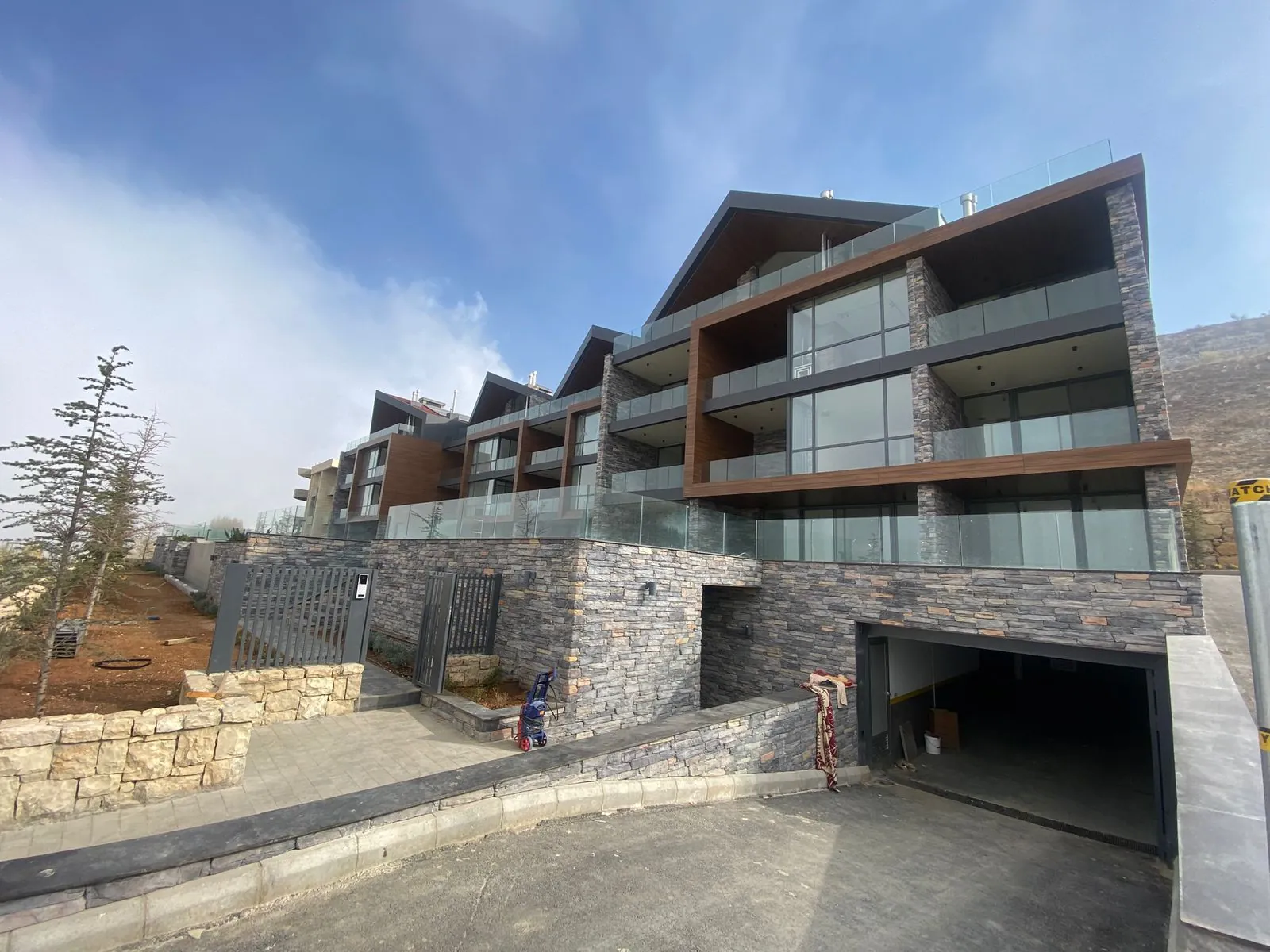 Chalet for Sale in Zaarour