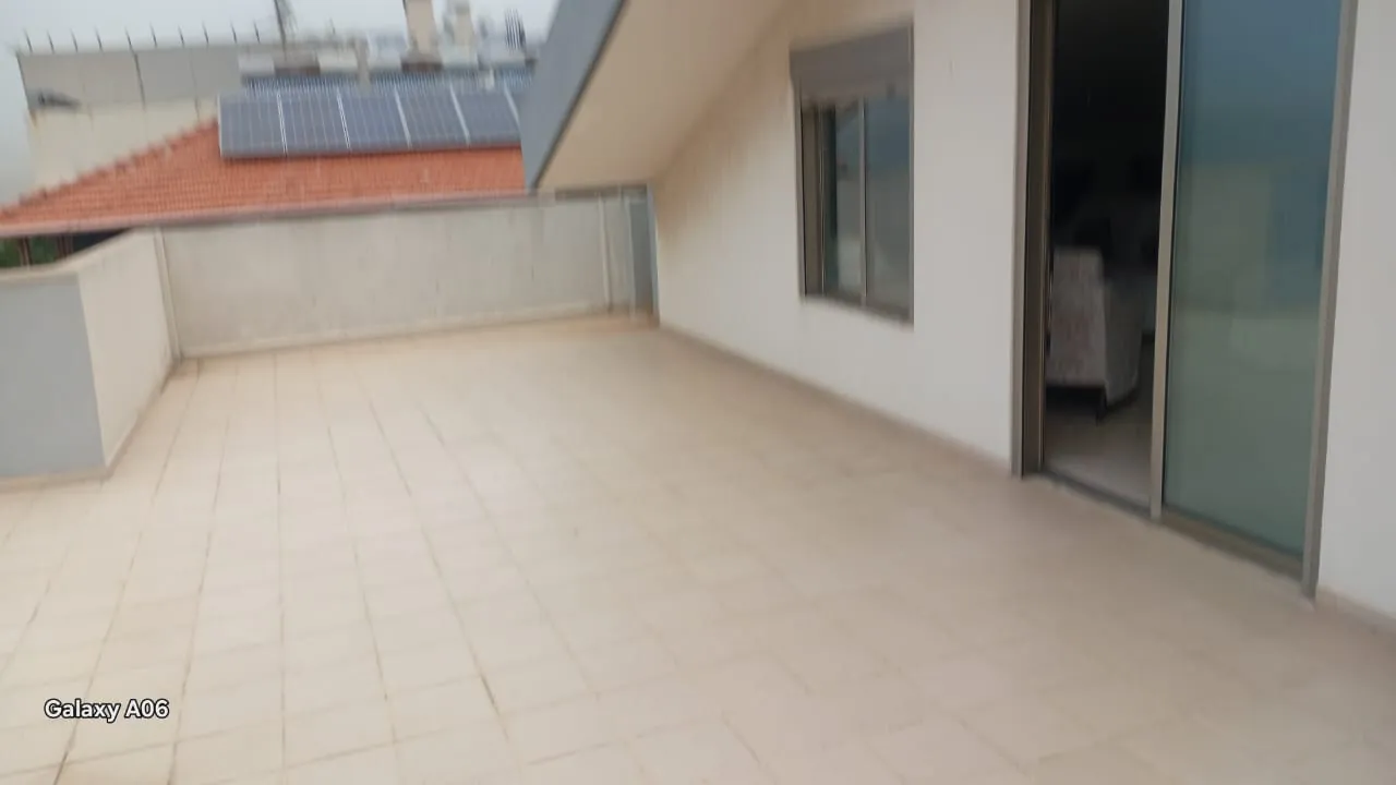 Rooftop for Rent in Mansourieh — الصورة 4