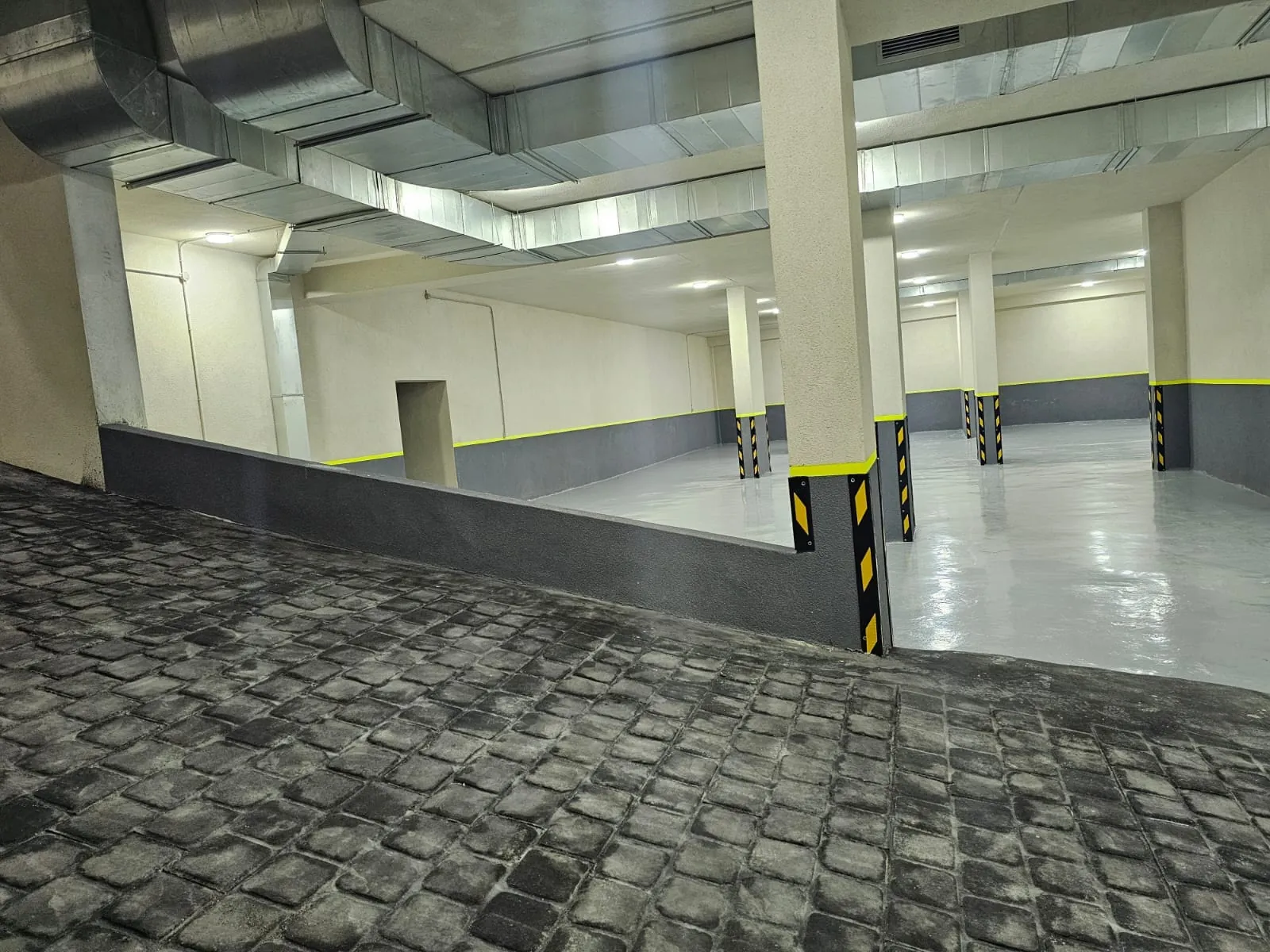 Warehouse for Sale in Baabda — photo 2