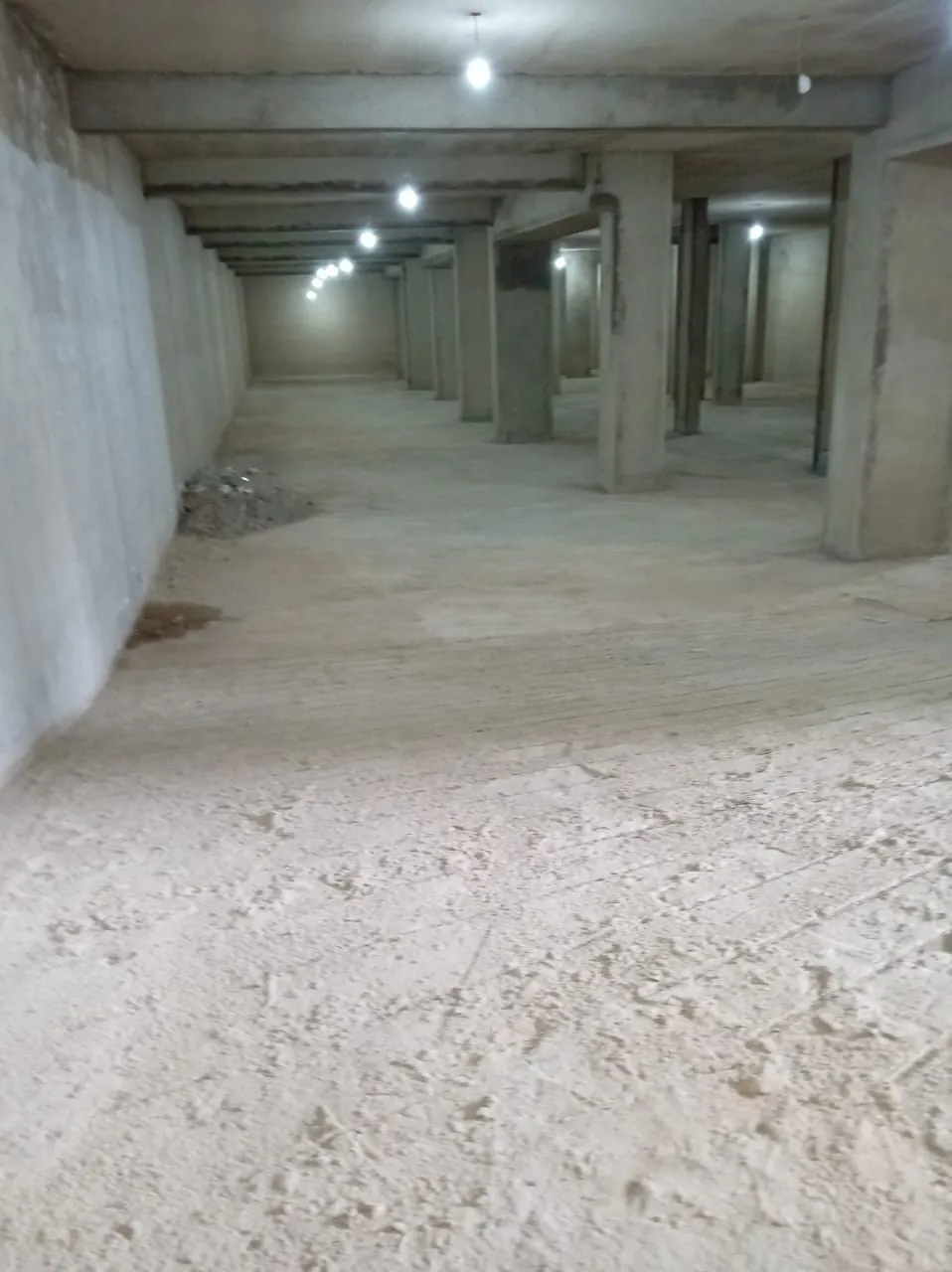 Warehouse for Sale in Dekwaneh
