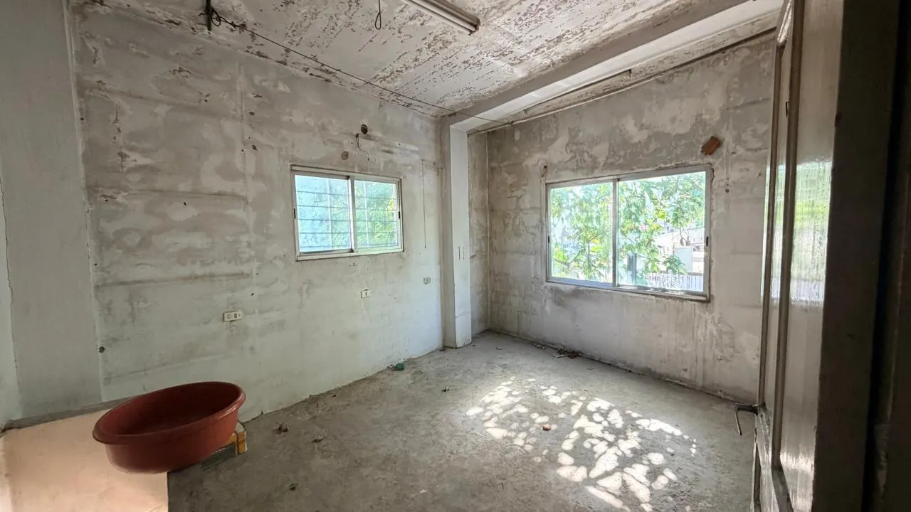 Shop for Rent in Bourj Hammoud — الصورة 2