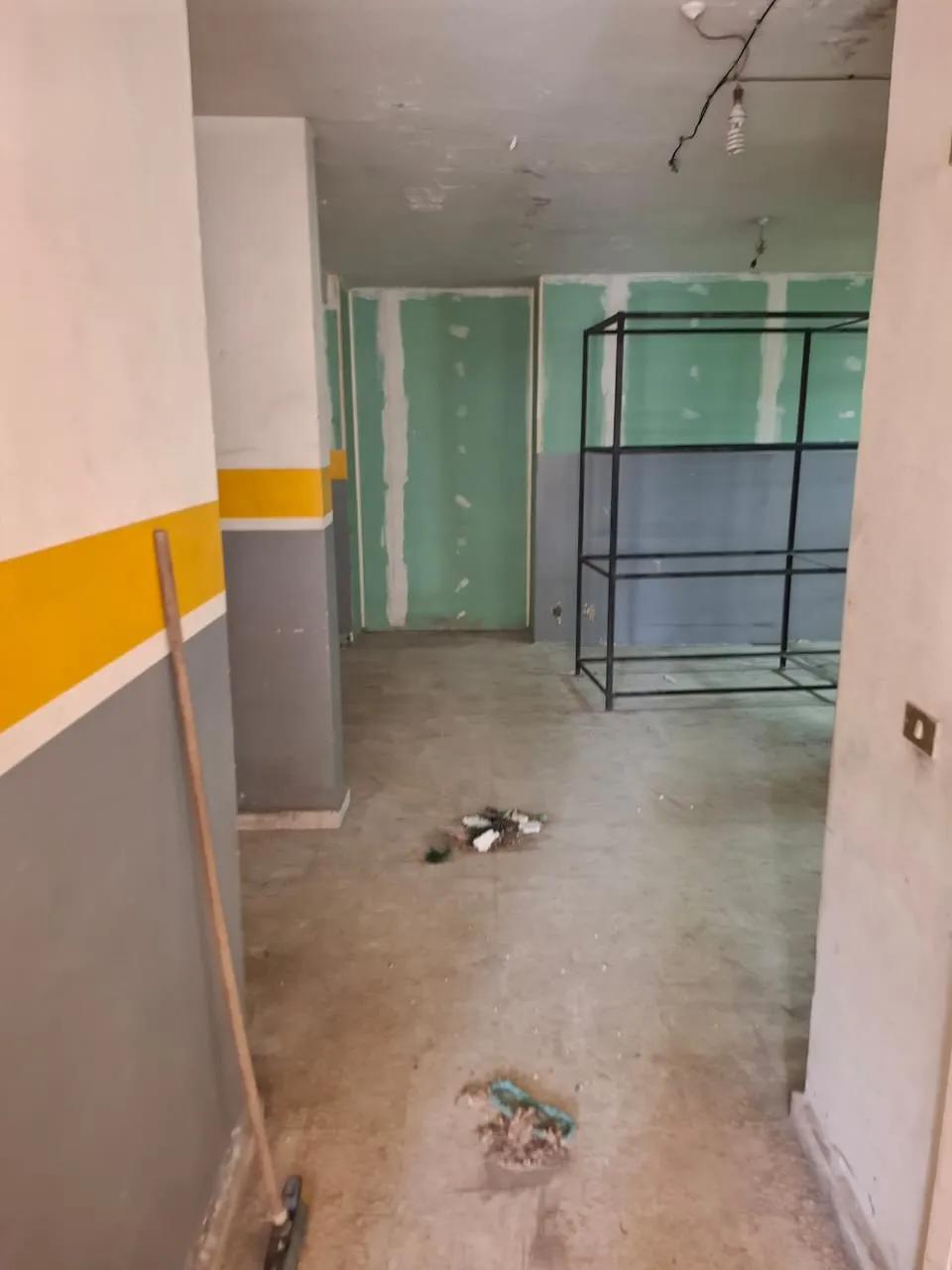 Shop for Rent in Mansourieh