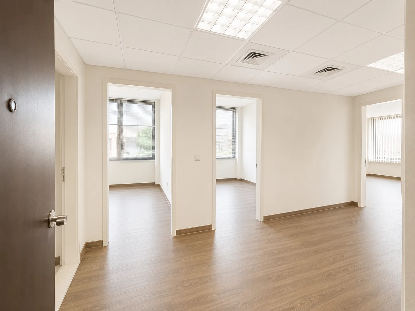Office for rent in Badaro — الصورة 4