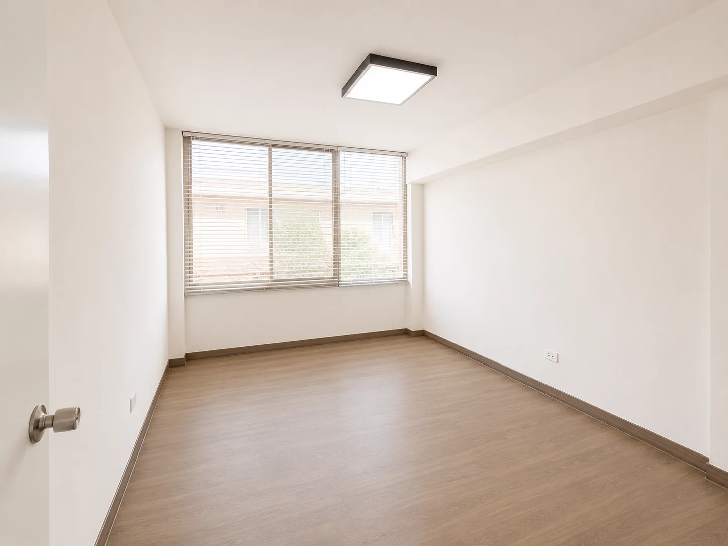 Office for rent in Badaro — الصورة 2